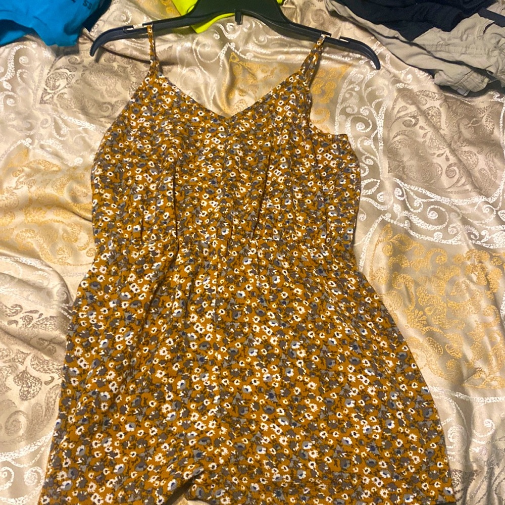 Cute flower pattern romper